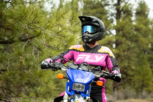 Vista 5 de Fly Racing Kinetic Solid MX Motorcycle Helmet – DOT Approved, Lightweight Dual-Density EPS, TFV Ventilation