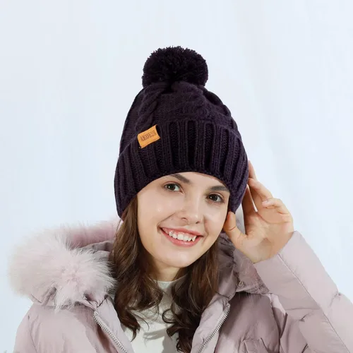 Vista 3 de REDESS Gorro de invierno con pompón para mujer con forro polar cálido, gorro de esquí grueso y holgado de punto de nieve