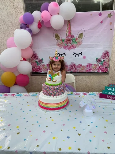 Vista 3 de Decoraciones de fiesta de cumpleaños con temática de unicornio, mantel de plástico, 53 x 90 pulgadas, mantel desechable Suministros mágicos