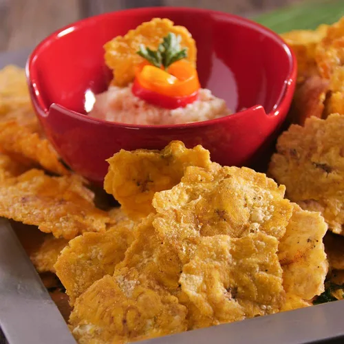 Vista 3 de TOSTONES, plátanos verdes, bolsa resellable, chips crujientes, plátanos, aceite de palma y sal, 3.53 onzas por unidad, 3.53 onzas por unidad, sabor