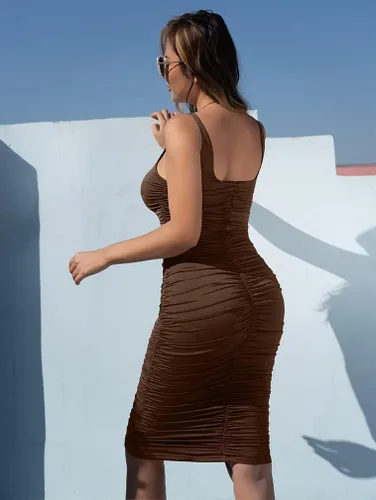 Vista 4 de BEAGIMEG vestido de fiesta sexy y entallado para mujer, sin mangas, fruncido, básico y largo hasta la rodilla