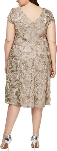 Vista 2 de Alex Evenings Vestido largo de té de talla grande para mujer con detalle de roseta