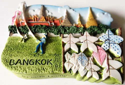 Vista 2 de WitnyStore Imán pequeño para refrigerador de Tailandia de 2½ pulgadas Sanam Luang Wat Phra Kaew Bangkok – Miniatura hecha a mano de resina 3D Asia