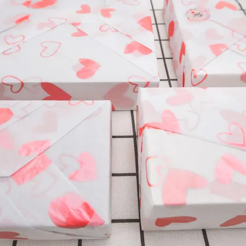 Vista 5 de MR FIVE 30 hojas de 20 x 28 pulgadas, color blanco con corazón rosa metálico a granel, papel de seda de corazones para bolsas de regalo, cumpleaños