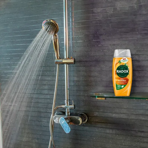 Vista 2 de Radox Gel de ducha Feel Revived de 7.61 onzas líquidas