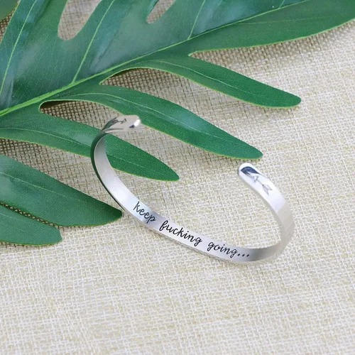 Vista 4 de Joycuff - Pulseras inspiradoras para mujer regalo personalizado para mamá pulsera con frase grabada joyas para cumpleaños