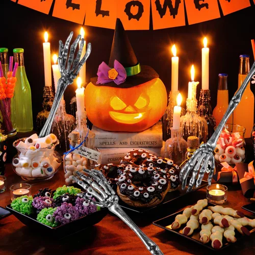 Vista 6 de Luxshiny Juego de pinzas de ensalada de garra de esqueleto, 2 utensilios de cocina plateados de Halloween para fiestas espeluznantes y decoraciones