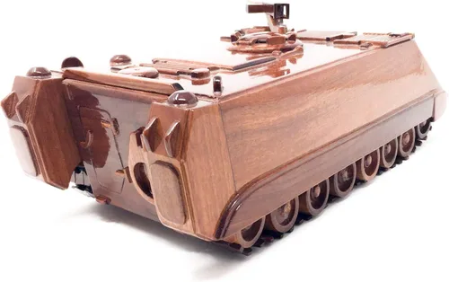 Vista 3 de M113 APC - Modelo de madera maciza hecha a mano con acabado de alto brillo