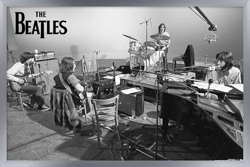 Vista 12 de The Beatles - Póster de pared de Let It Be Studio, 22.4 pulgadas de largo x 14.7 pulgadas de ancho, versión enmarcada de madera de granero
