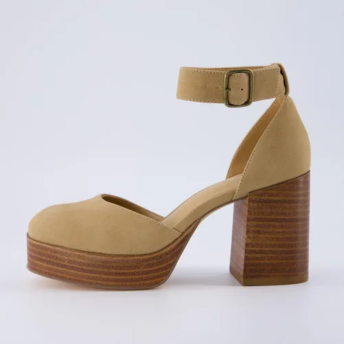 Vista 2 de CUSHIONAIRE Tacón de bloque de cuero curtido para mujer con acolchado de espuma viscoelástica, anchos disponibles