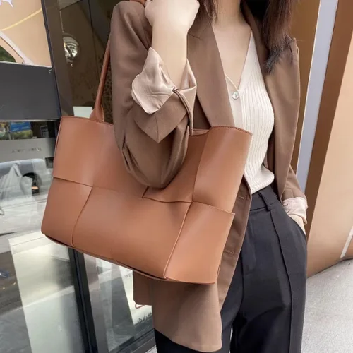Vista 6 de Bolso bandolera grande de cuero tejido para mujer, bolso cruzado con asa superior para mujer, bolsa de trabajo con embrague a juego