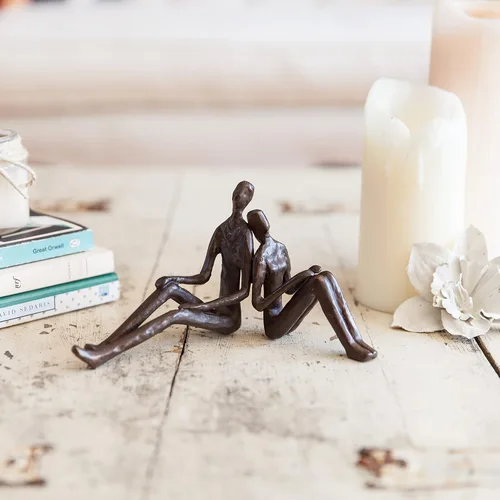 Vista 2 de Danya B. Escultura romántica de bronce fundido para parejas, decoración contemporánea del hogar para cualquier habitación u oficina, regalo único