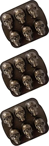Vista 9 de Nordic Ware utensilios para hornear de Halloween, molde para pastel con forma de calavera encantada, color bronce