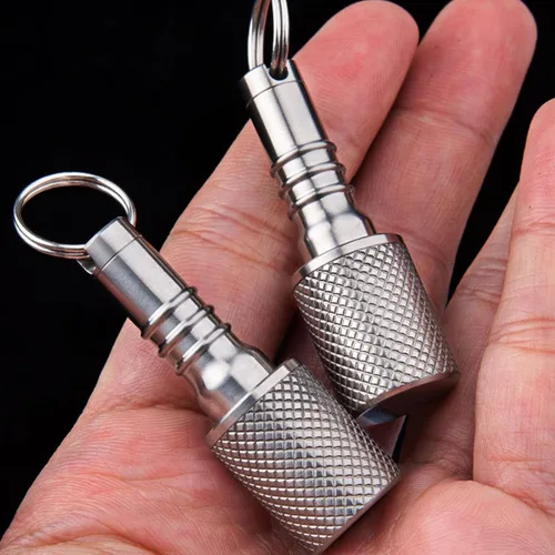 Vista 4 de Llavero pastillero, estuche de titanio pequeño organizador impermeable, contenedor EDC tubo de metal para acampar al aire libre, viajes, hombres
