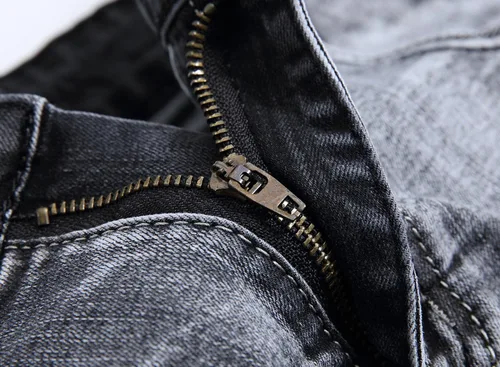 Vista 4 de Pantalón de jean elastizado, ajustado, moderno, para hombre.