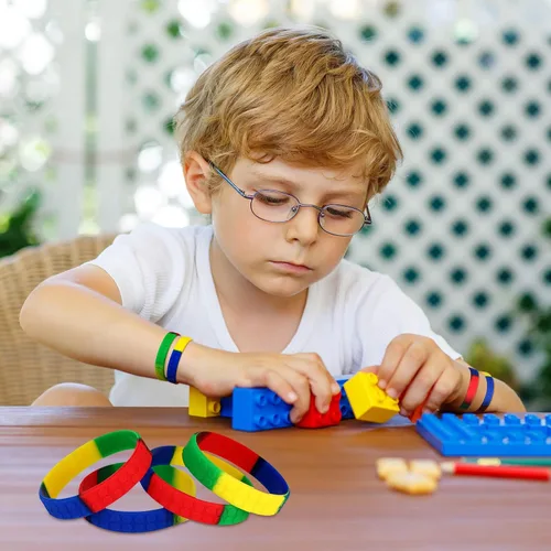 Vista 2 de Paquete de 48 pulseras de silicona de bloques de construcción para niños, regalos de fiesta de ladrillo de color, suministros de fiesta para niños