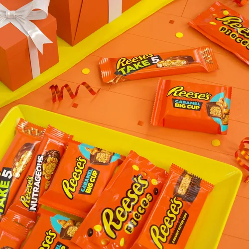 Vista 4 de REESE'S Surtido de dulces de mantequilla de maní, 27.2 onzas, 18