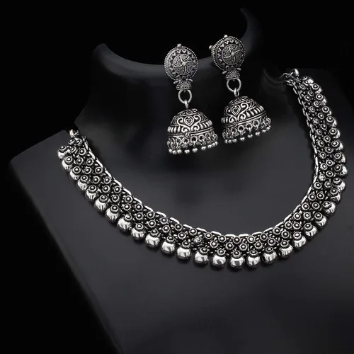 Vista 3 de Indian Hawker Juego de collar tradicional de plata alemana oxidada con pendientes para mujeres y niñas