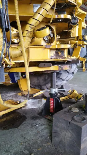 Vista 2 de AME INTL 14410 Soporte de gato estilo tornillo OTR de 20 toneladas