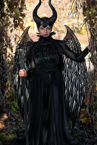 Vista 2 de UQJE Black Gothic Witch Costume Raven Costume Halloween Feather Shawl Mesh Cape with Horns Set
