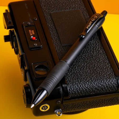 Vista 7 de Pilot, G2 Edge - Bolígrafos de gel de alta calidad, punta fina de 0.028 in, tinta negra, 36 unidades (paquete de 1), ideales para la escuela, diario