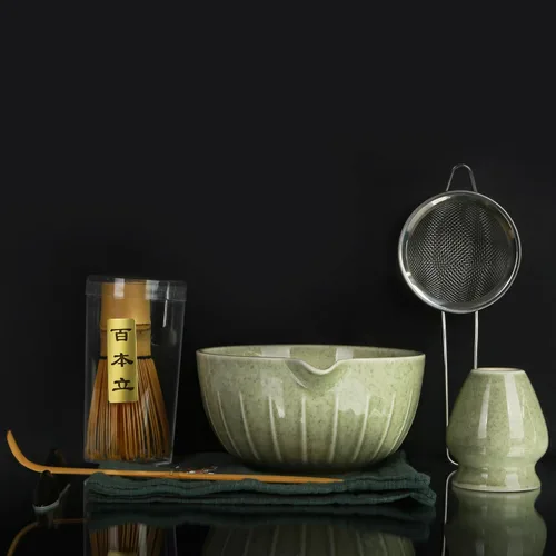 Vista 3 de Juego de tazón de matcha y batidor de té, colección de 7 piezas: cuenco de cerámica de 19 onzas, soporte para batidores, cuchara de bambú