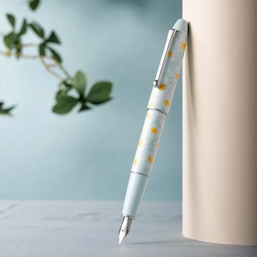 Vista 6 de HONG DIAN C3 Pluma Estilográfica, Plumín de Iridio Extra Fino Suave con Tallado de Nudo Chino, Diseño de Pintura Azul Claro y Margarita Pequeña