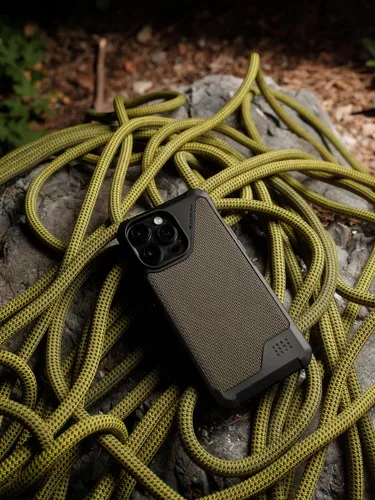 Vista 6 de URBAN ARMOR GEAR UAG [versión actualizada] Funda compatible con iPhone 15 Pro Max de 6.7 pulgadas, Metropolis LT Kevlar negro, imán integrado