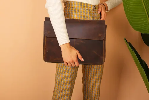 Vista 7 de Carpeta de cuero, organizador de carpetas de archivos de cuero de grano completo, portafolio para hombres, funda de cuero espaciosa para portátiles