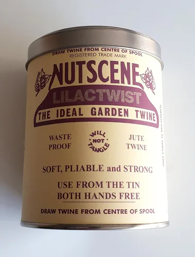 Vista 15 de NUTSCENE Lata Icónica (Lata de Cordel) con Su Cordel de Yute Escocés Tradicional y Agujero en la Parte Superior para Fácil Dispensación. 14