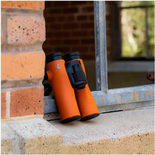 Vista 5 de Swarovski Optik NL Pure 8 x 32 binocular con forma ergonómica, tecnología SWAROVISION (Naranja Quemado)
