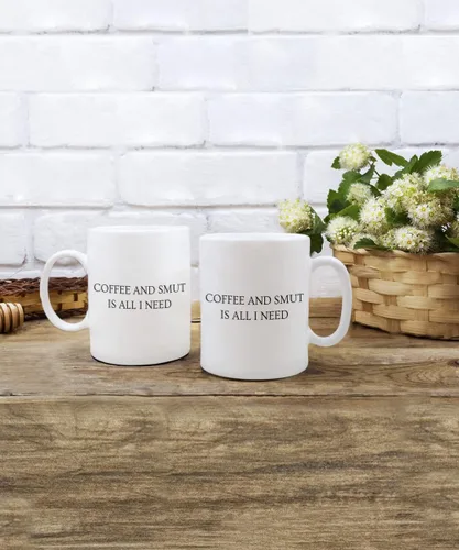 Vista 4 de Coffee and Smut is all I Need - Taza de café, regalos para amantes de los libros de mejor amiga, regalos para esposa, regalos divertidos para mejor