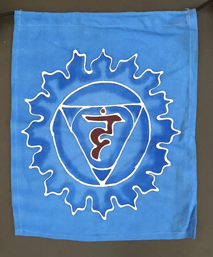 Vista 7 de Bandera tibetana de oración de chakras para colgar en la pared, decoración de meditación de yoga con 7 chakras, pintada con batik, tamaño XLG