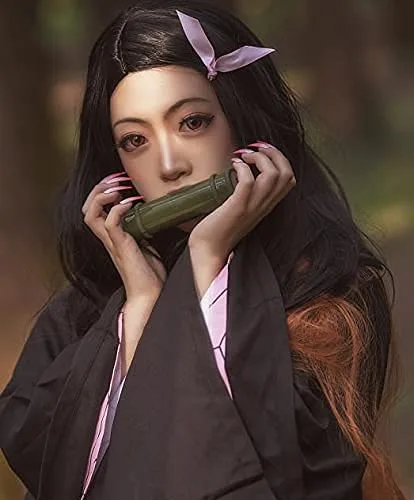 Vista 3 de Jodiss Peluca de anime Nezuko con bambú, disfraz de Halloween, fiesta de disfraces de Nezuko, peluca de cosplay