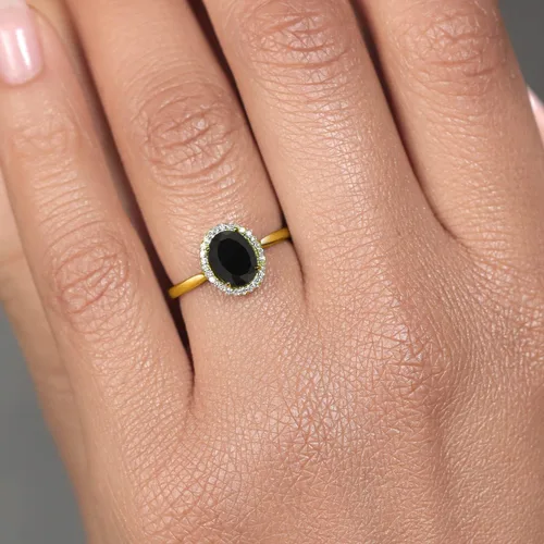 Vista 4 de Gem Stone King Anillo de compromiso de oro amarillo de 10 quilates con ónix negro y diamantes para mujer