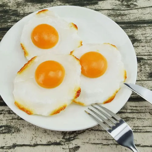 Vista 8 de Modelos de huevos fritos simulados, 4 piezas de huevos fritos falsos, juguetes de comida para niños, decoración de cocina, accesorios para fotos