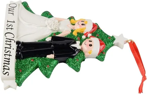 Vista 7 de Nuestro primer adorno de Navidad de boda para pareja - Adorno personalizado de árbol de Navidad para pareja recién casada - Mr & Mrs primer adorno