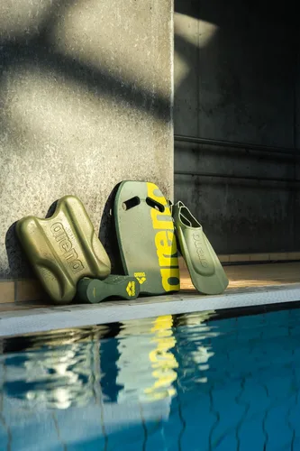 Vista 4 de Arena Aletas de natación unisex para adultos, ligeras y cómodas, para entrenamiento de natación para hombres y mujeres, aletas de pala corta