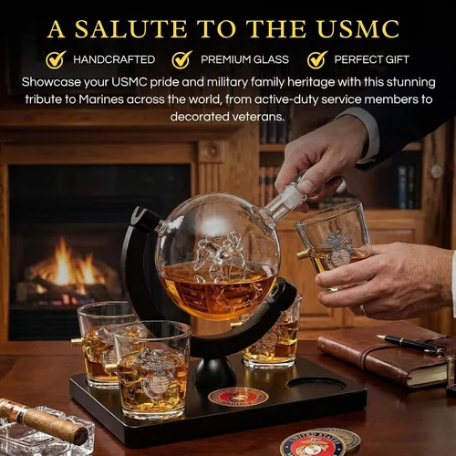 Vista 3 de U.S. Marine Globe - Juego de decantador de whisky con 4 vasos de licor, juego de regalo USMC con base de madera de caoba y emblema, regalos USMC