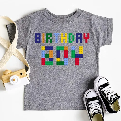 Vista 4 de Camiseta de cumpleaños de bloques para bebés, niños pequeños y jóvenes