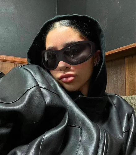 Vista 6 de VIA LEECA Gafas de sol futuristas de gran tamaño para mujeres y hombres, accesorios de estilo alienígena Y2K para fiestas