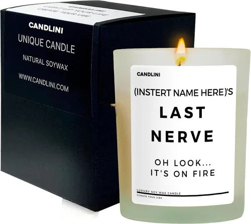 Vista 8 de Vela personalizada Last Nerve... Oh mira, está en llamas Añade cualquier nombre Regalo para mujeres y hombres Vela de lujo Mezcla de soja