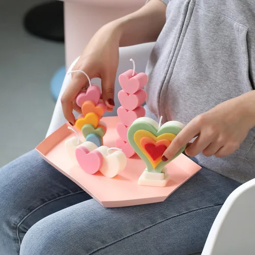 Vista 2 de Moldes de vela de silicona hechos a mano en forma de corazón moldes de vela de cera DIY regalos para bodas decoración del hogar (LZ446)