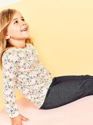 Vista 4 de Simple Joys by Carter's Conjunto de camiseta y chaleco de 4 piezas para niñas pequeñas, paquete de 4
