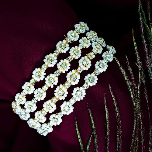 Vista 2 de Efulgenz Brazaletes indios para mujer, estilo indio, Bollywood, tradicional piedra de perlas sintéticas, juego de pulseras de boda (oro