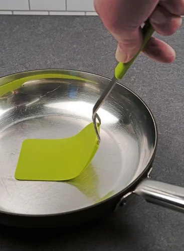 Vista 5 de RSVP International Kitchen Tool Collection - Espátula flexible de nailon, mango de acero inoxidable, 12 x 2.75 pulgadas, color verde