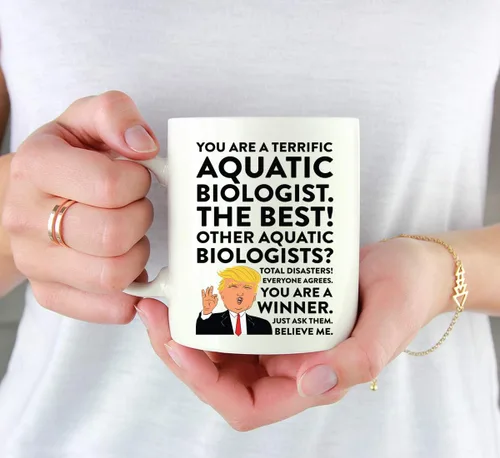 Vista 3 de Andaz Press Round 11 oz taza de té de cerámica para café divertido presidente Donald Trump regalo de Navidad, You are a Terrific Aquatic Biologist