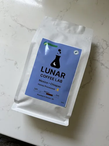 Vista 14 de Lunar Coffee Lab Café orgánico medio tostado medio descafeinado medio – Proceso de agua de montaña medio descafeinado Guatemala, mitad reliquia