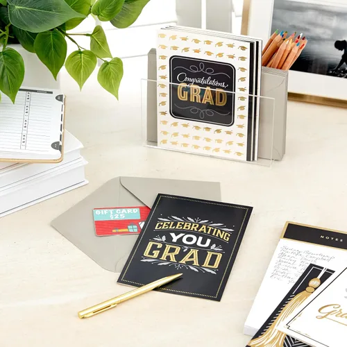 Vista 2 de Hallmark surtido de tarjetas de graduación (12 tarjetas y sobres, 4 diseños)