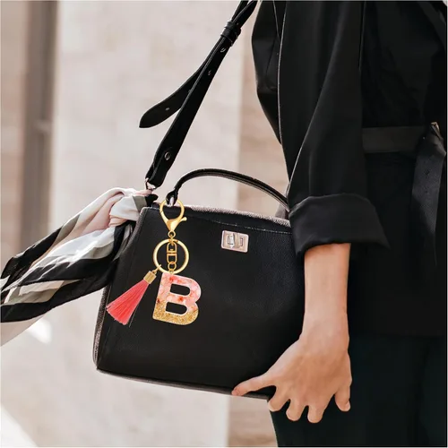 Vista 4 de Llavero con letra inicial para mujer, regalo de cumpleaños, mochila, monederos y fundas para teléfono